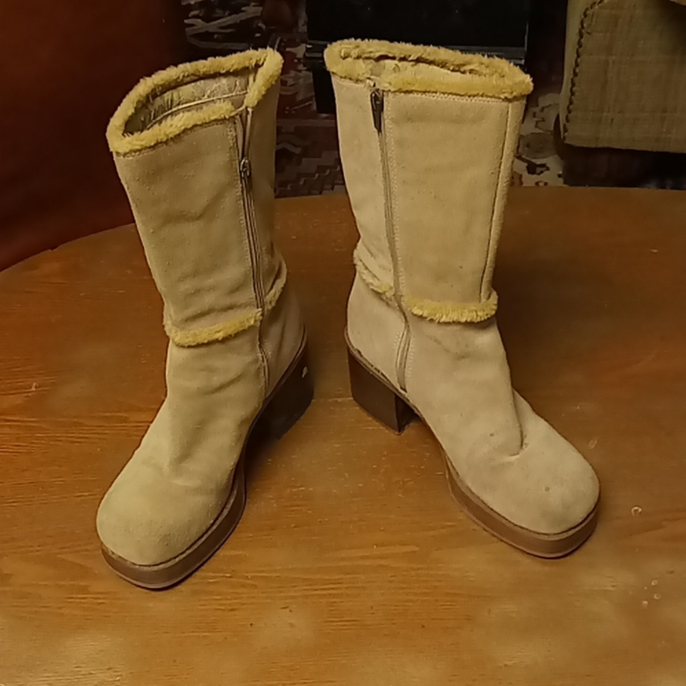 Skechers Women's Boots Size 9